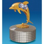 Фигурка с кристаллами Swarovski Дельфины на музыкальной подставке